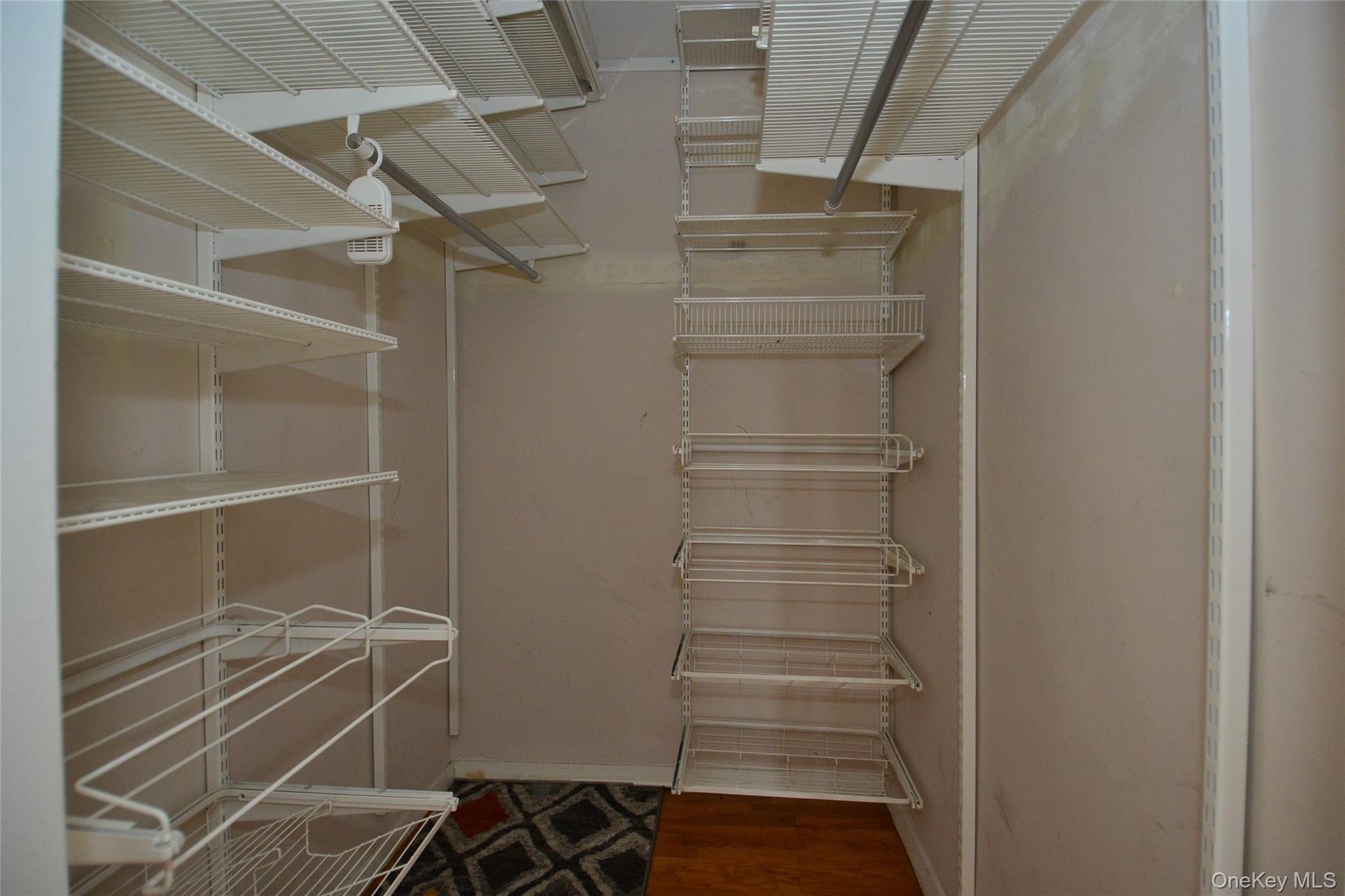 14 Westview Avenue, Unit 410 photo 17