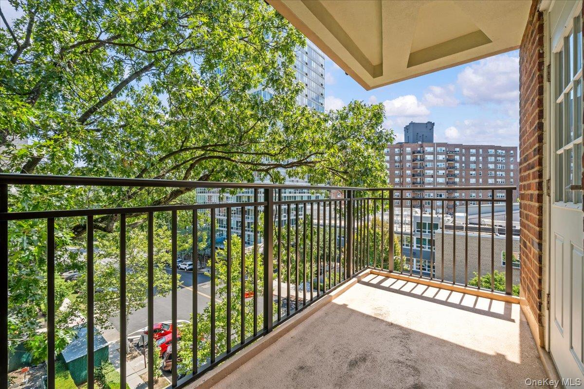 3720 Independence Avenue, Unit 5F photo 18