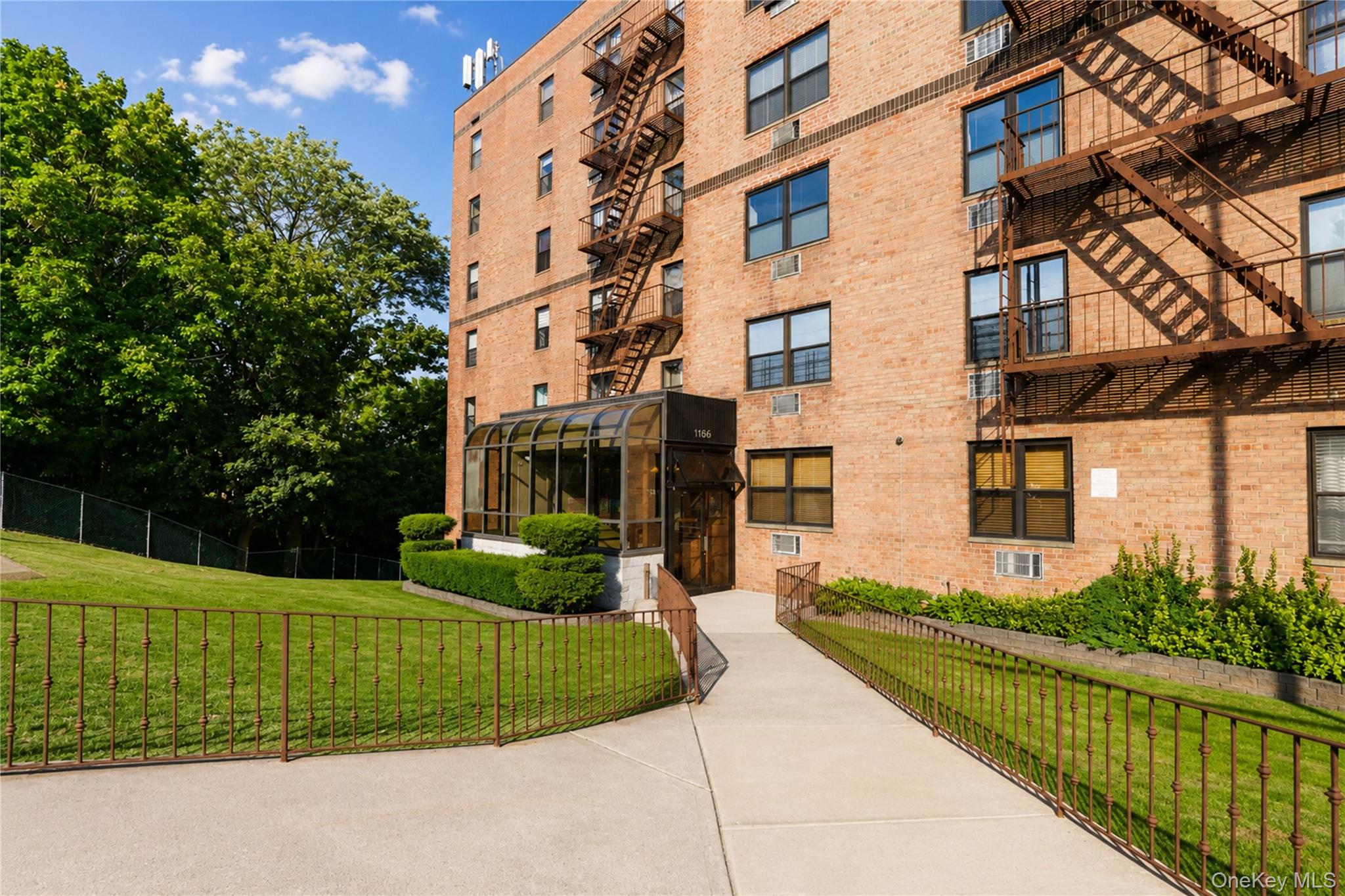 1160 Richmond Road, Unit 2F photo 33