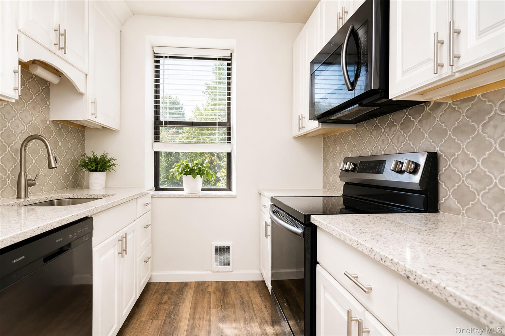 1160 Richmond Road, Unit 2F photo 19