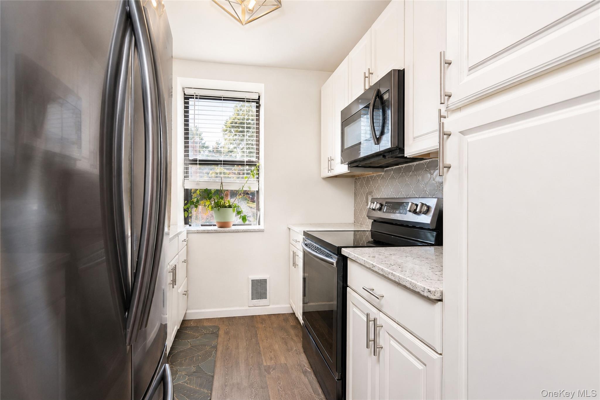 1160 Richmond Road, Unit 2F photo 15