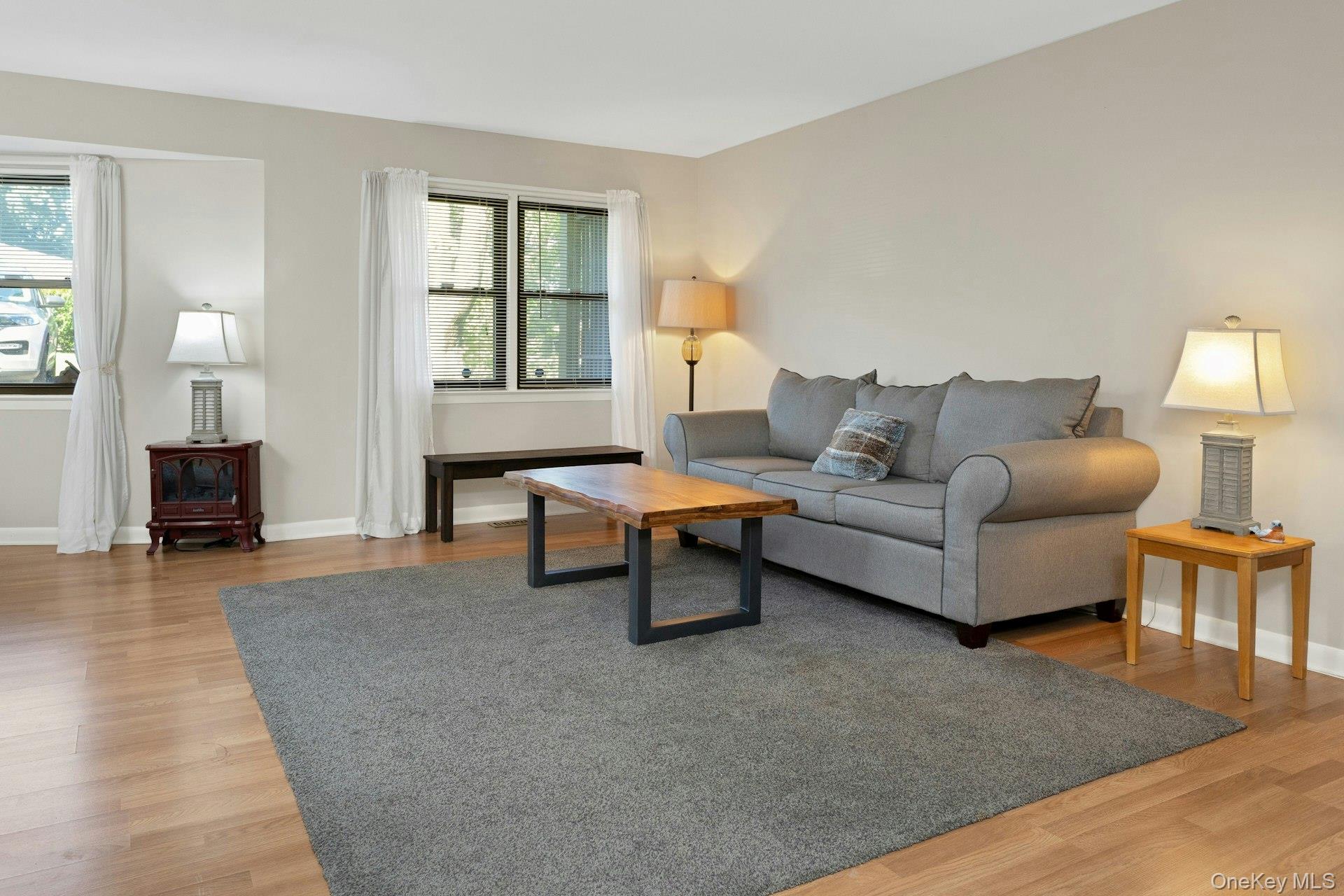 34 B Warwick Place, Unit B photo 9