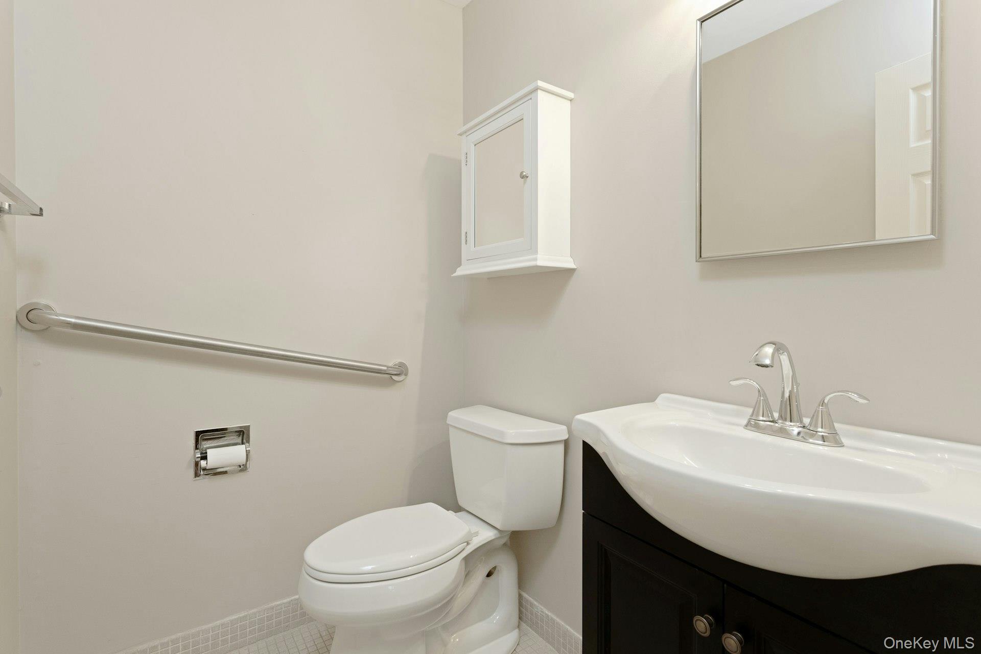 34 B Warwick Place, Unit B photo 12
