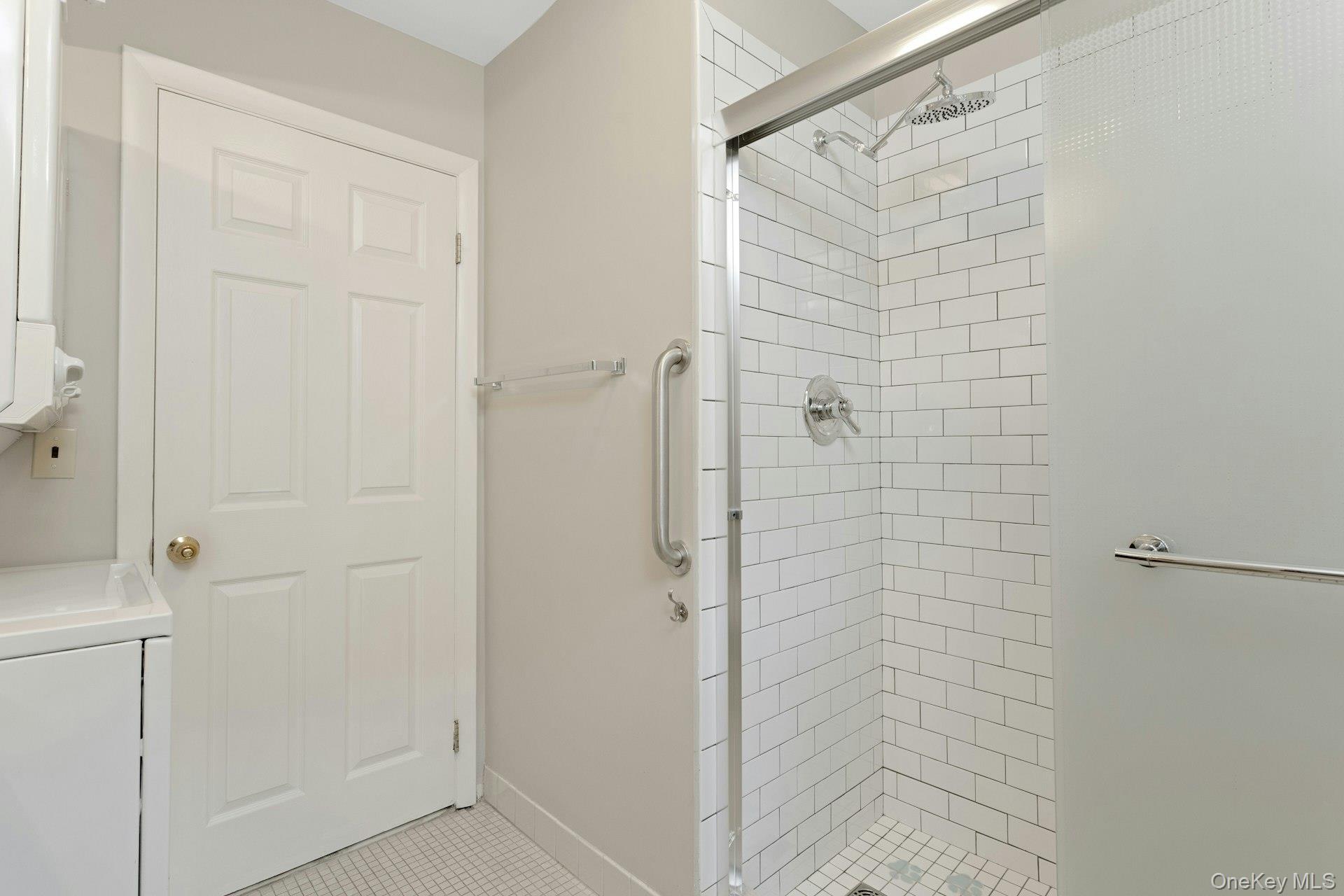 34 B Warwick Place, Unit B photo 20