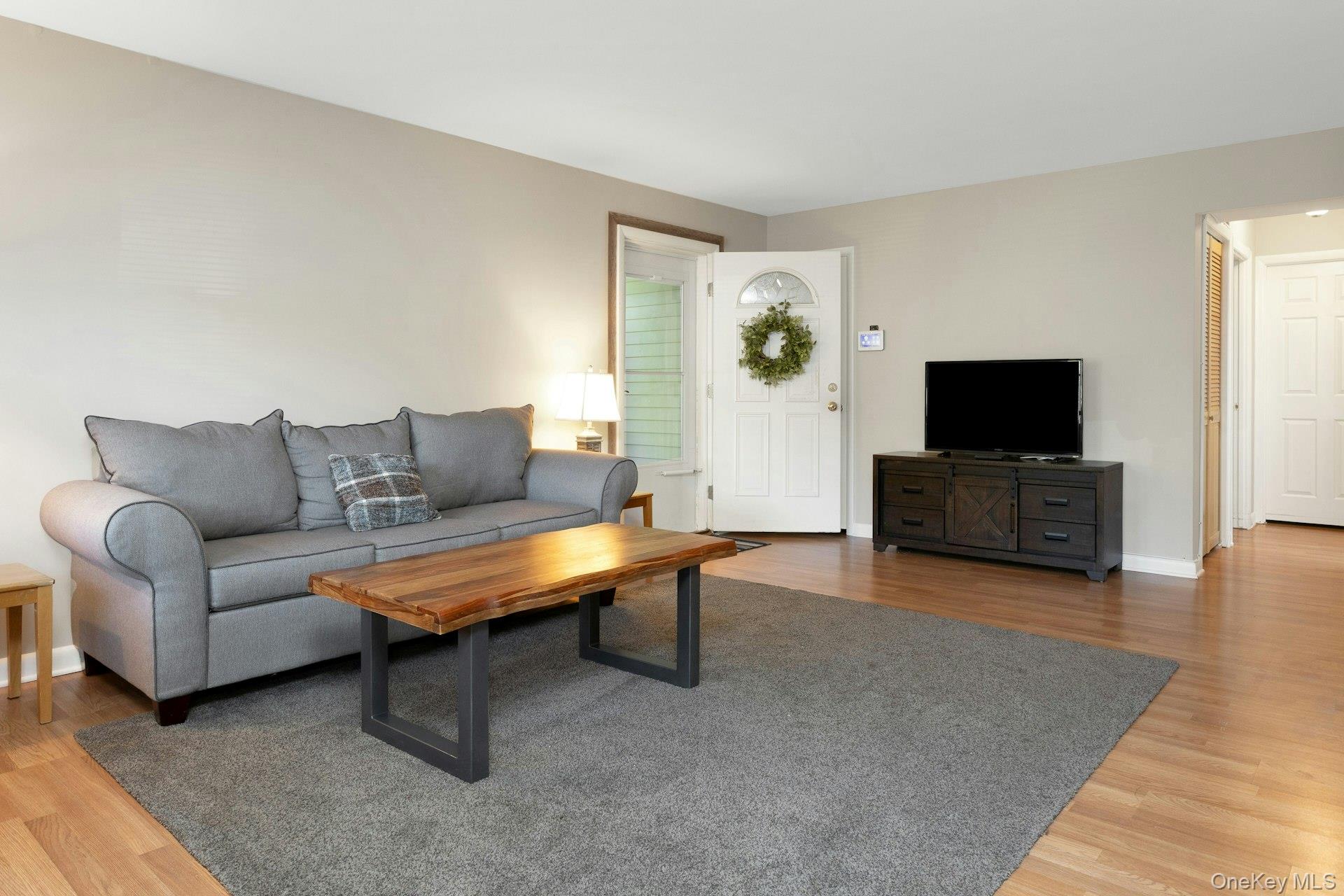 34 B Warwick Place, Unit B photo 10