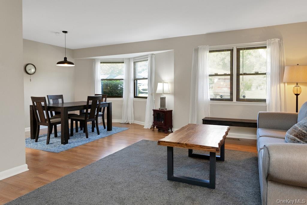 34 B Warwick Place, Unit B photo 6