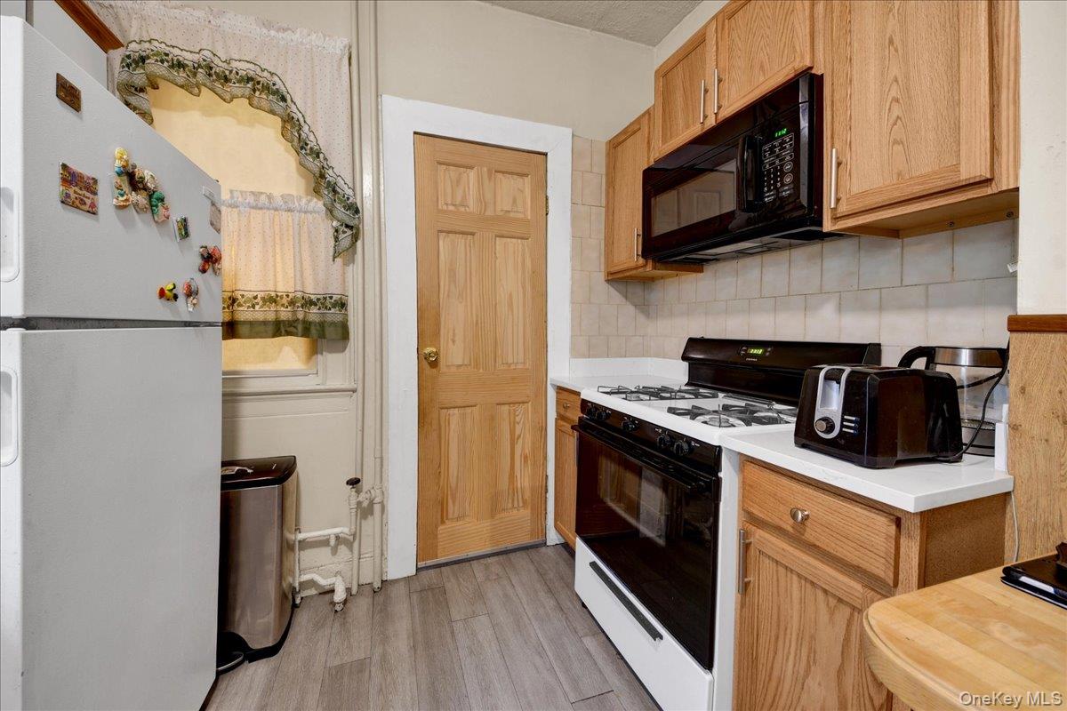 681 E 243rd Street – For Sale photo 8