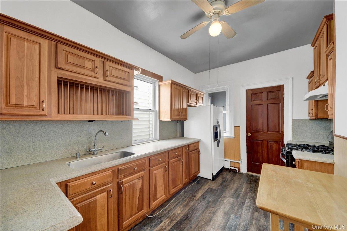 681 E 243rd Street – For Sale photo 19