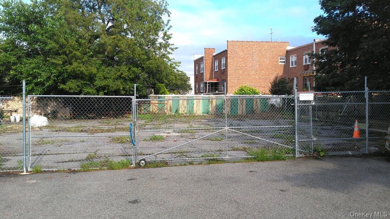 75-11 75-13 METROPOLITAN Avenue – For Sale