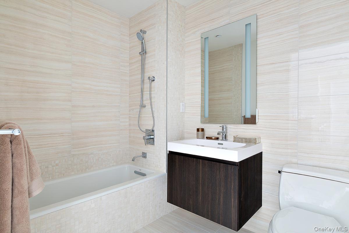 13103 40th Road, Unit 11K photo 9