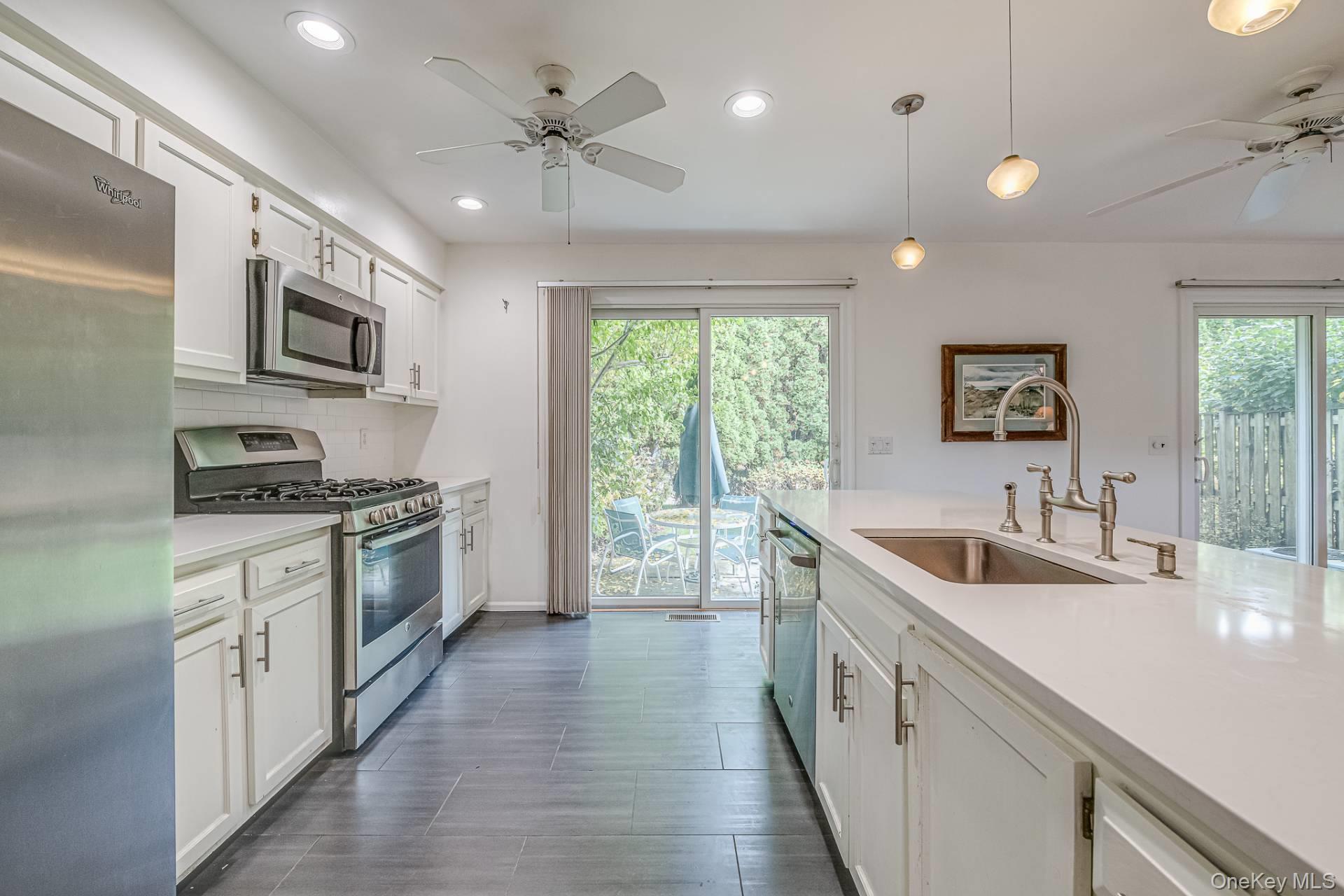 570 Hampton Road, Unit 28 photo 10