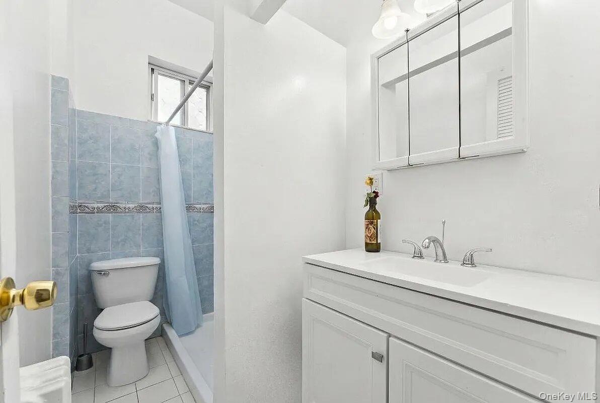 2459 Hoffman Street – For Sale photo 6
