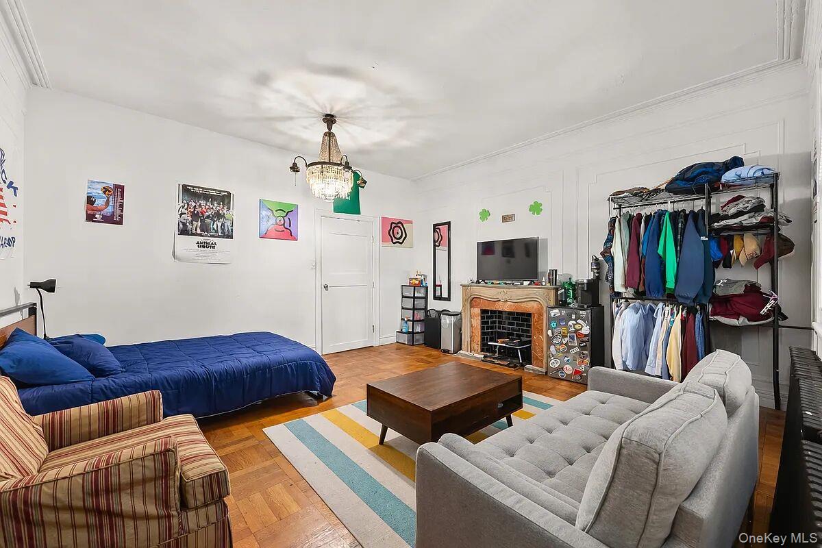 2459 Hoffman Street – For Sale photo 9