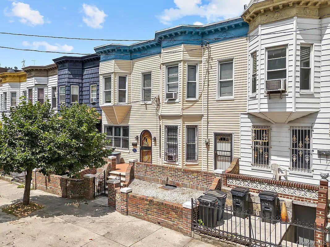 2459 Hoffman Street – For Sale