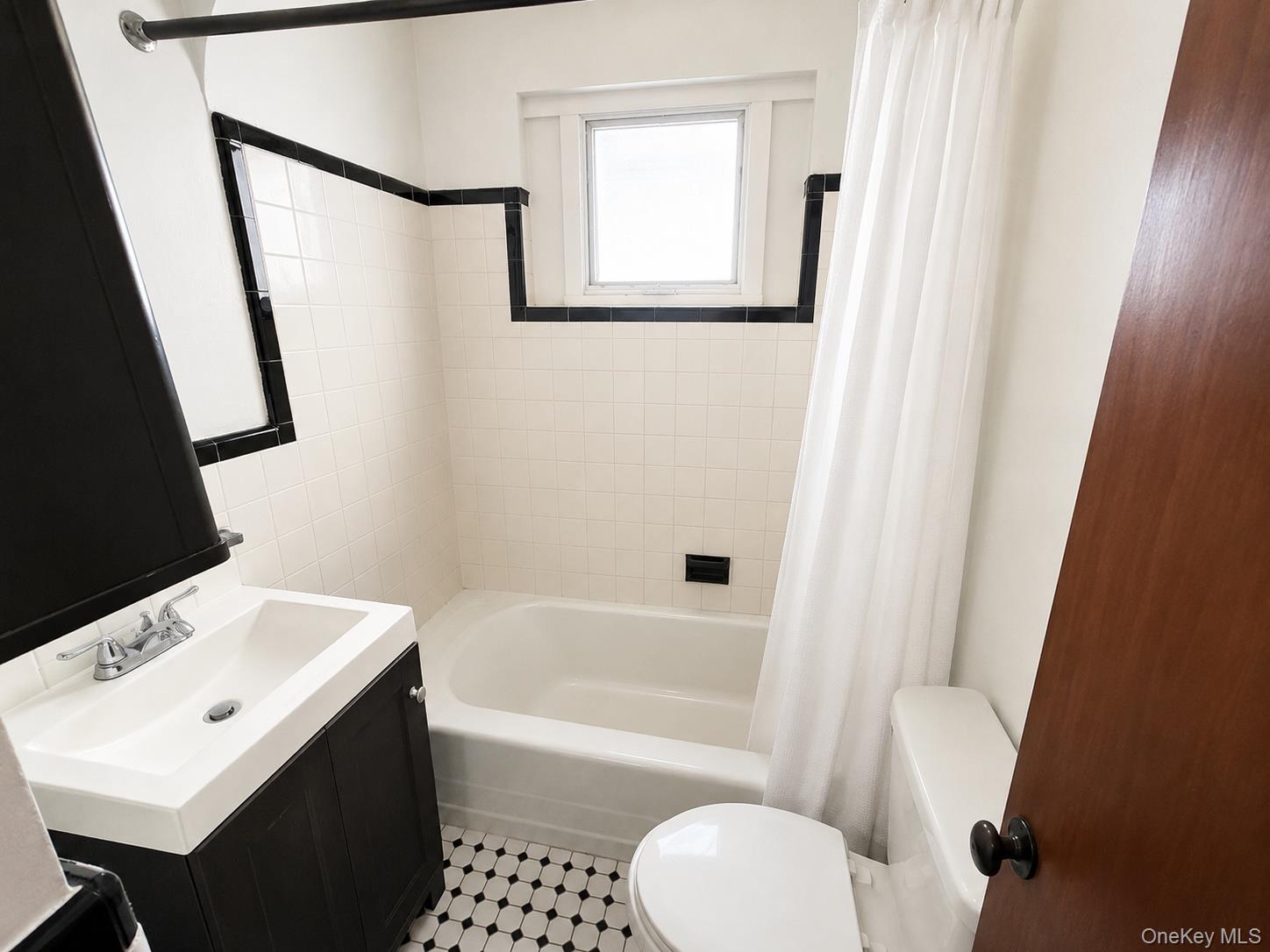 325 W Valley Stream Boulevard – For Sale photo 22