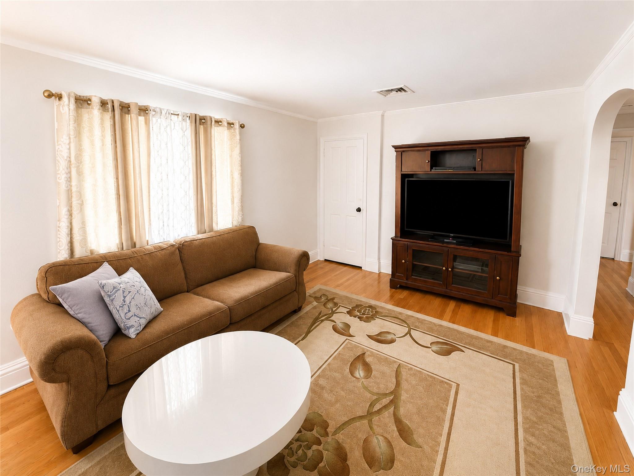 325 W Valley Stream Boulevard – For Sale photo 9