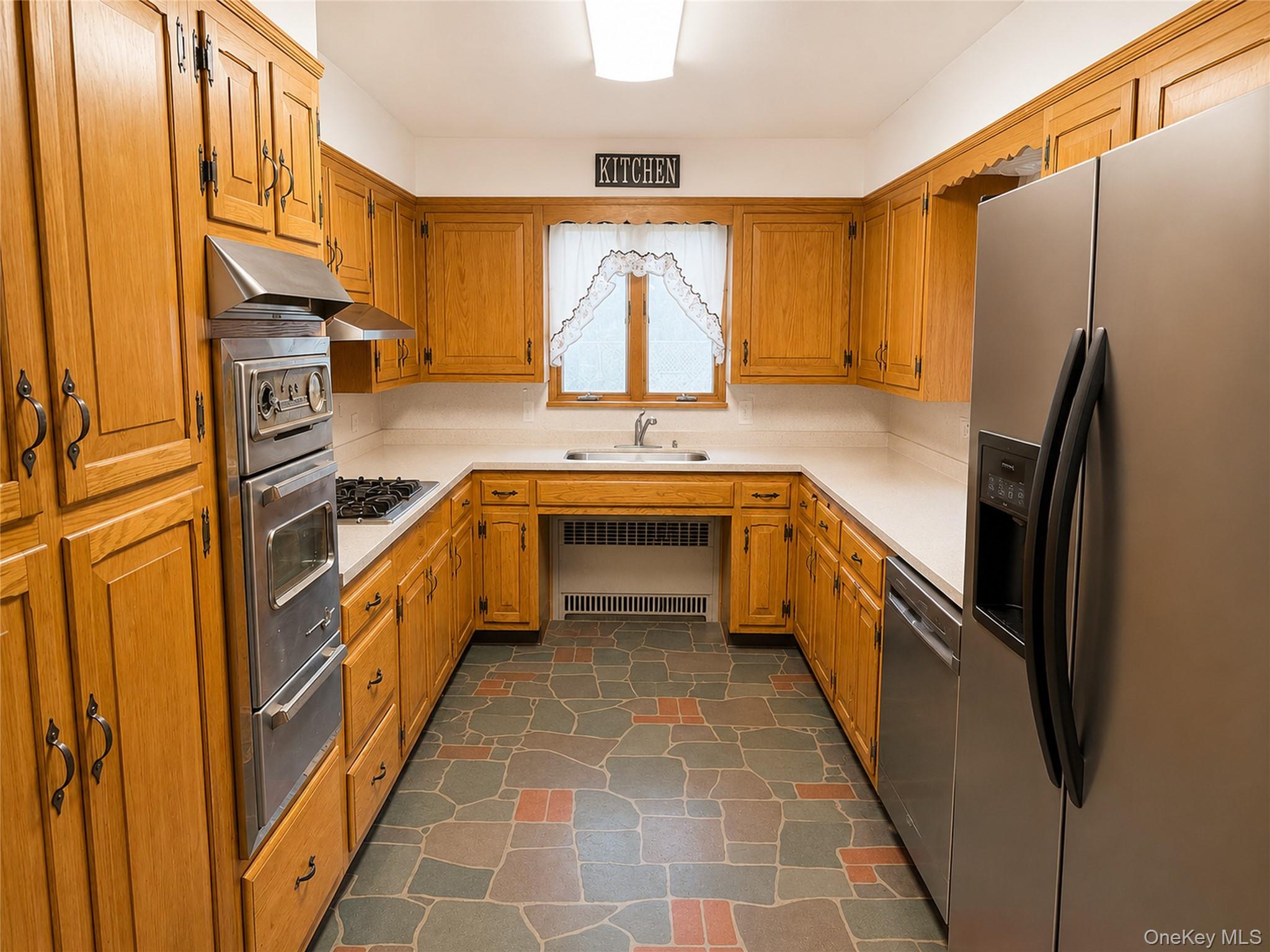 325 W Valley Stream Boulevard – For Sale photo 5