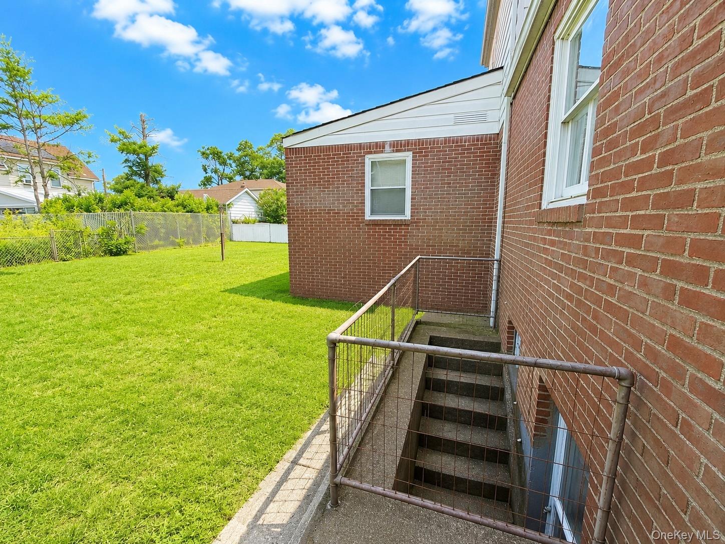 325 W Valley Stream Boulevard – For Sale photo 32