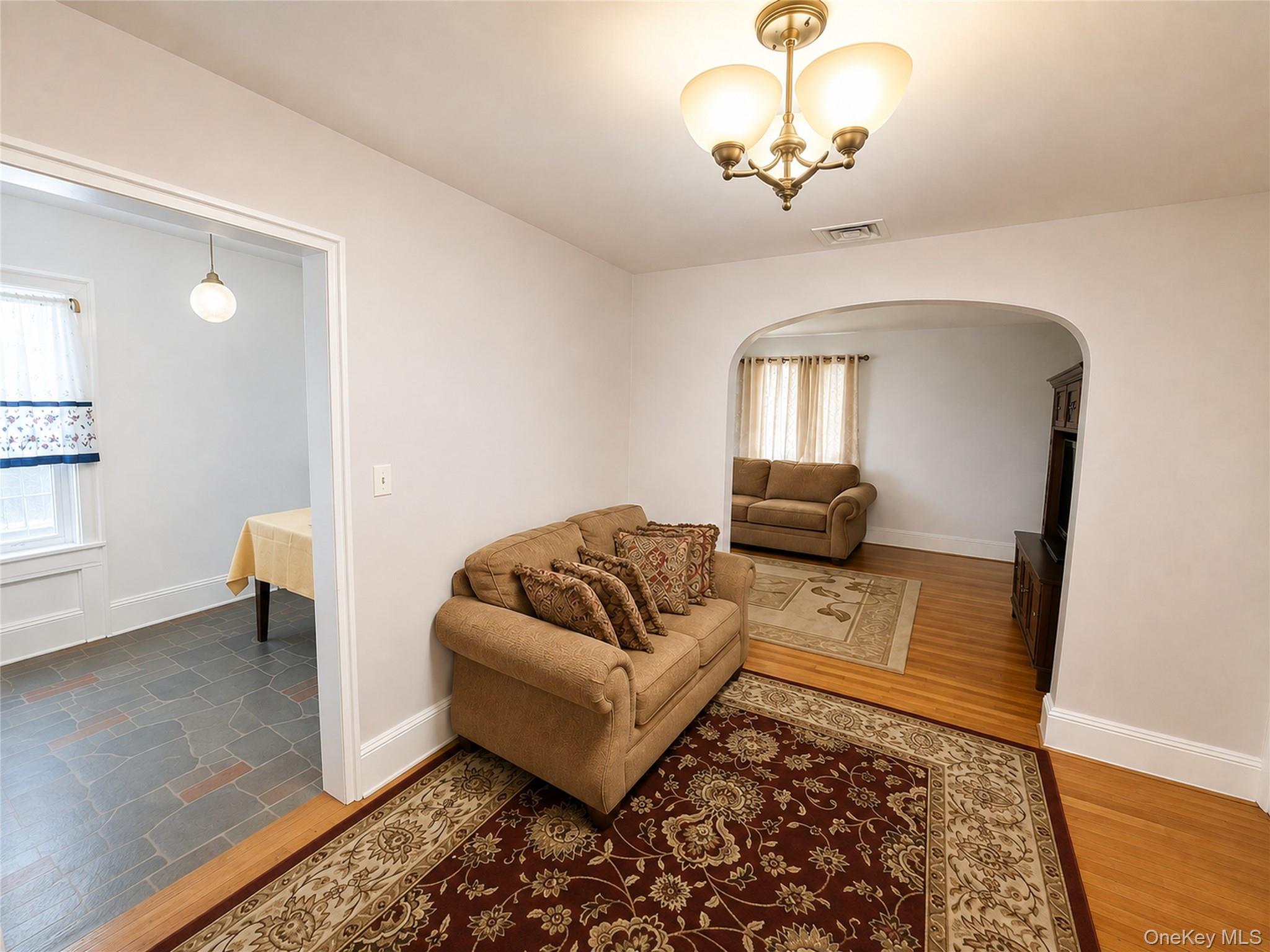 325 W Valley Stream Boulevard – For Sale photo 8