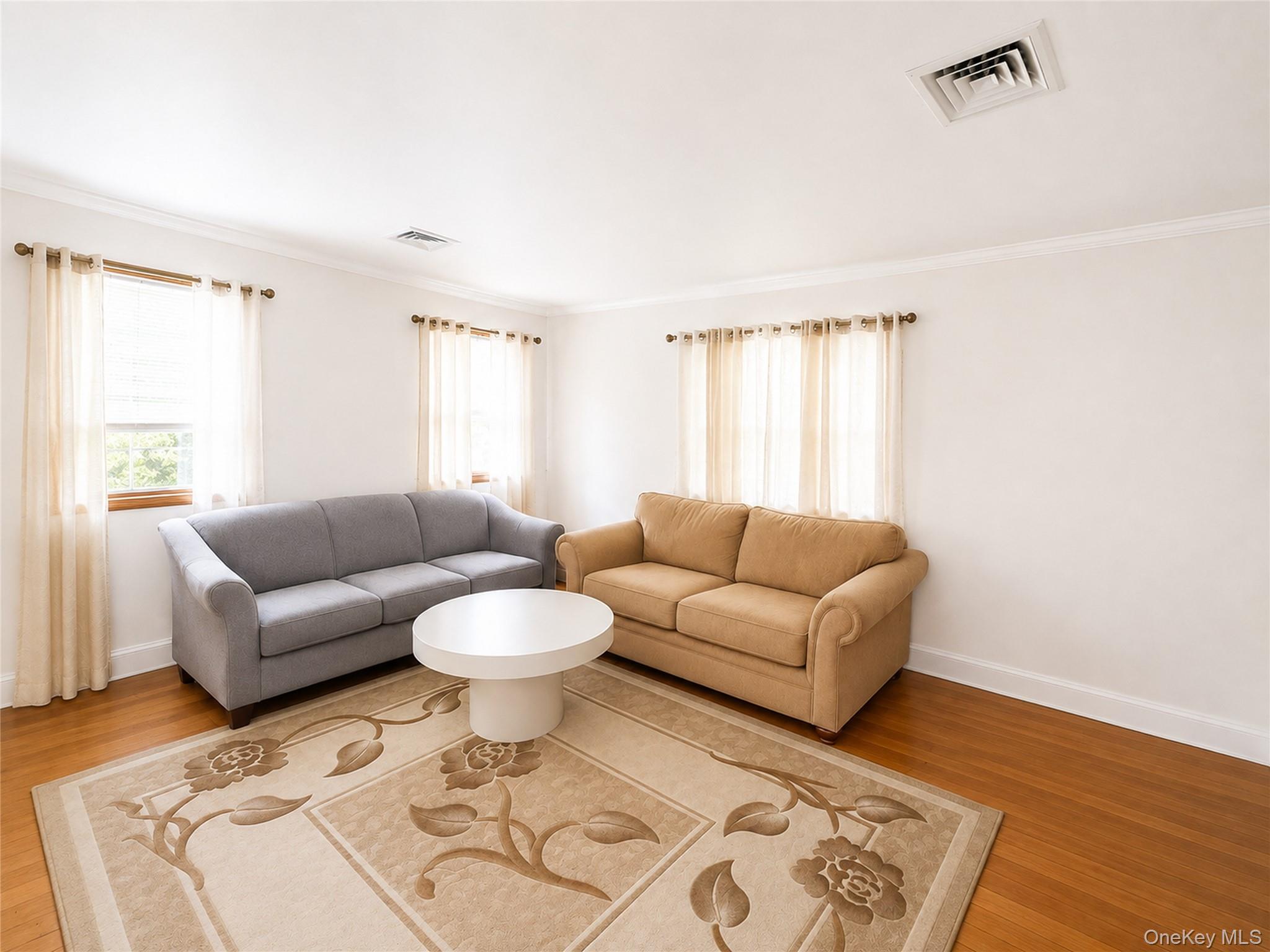 325 W Valley Stream Boulevard – For Sale photo 10