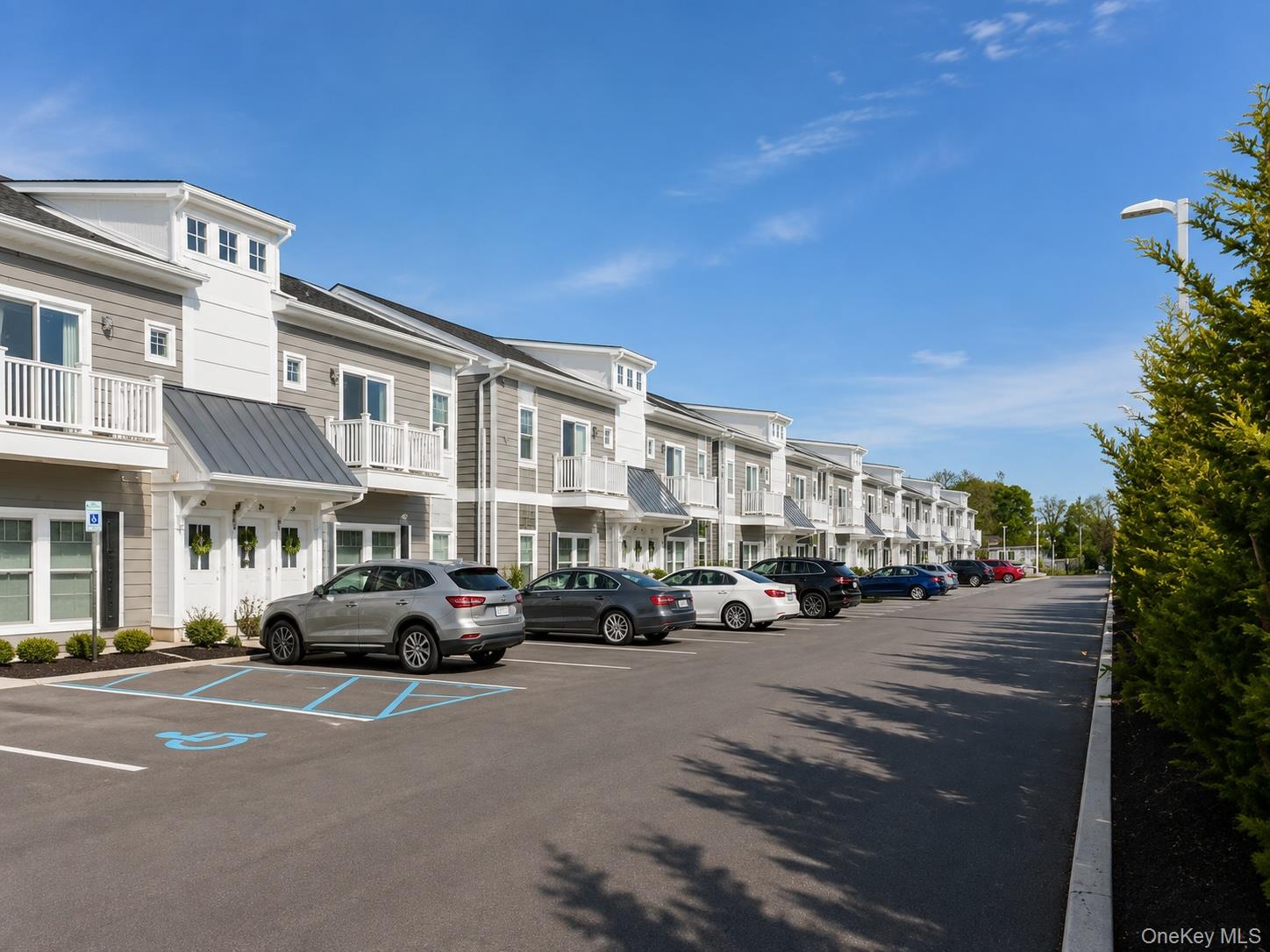 515 Jackson Avenue, Unit 27 Gail Gr