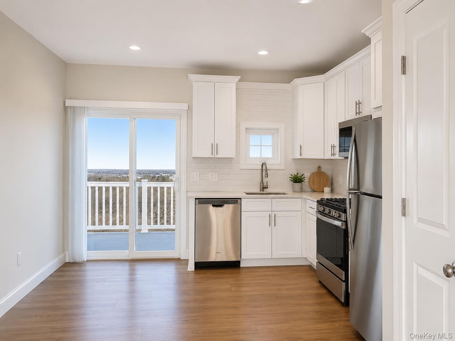 515 Jackson Avenue, Unit 27 Gail Gr photo 3