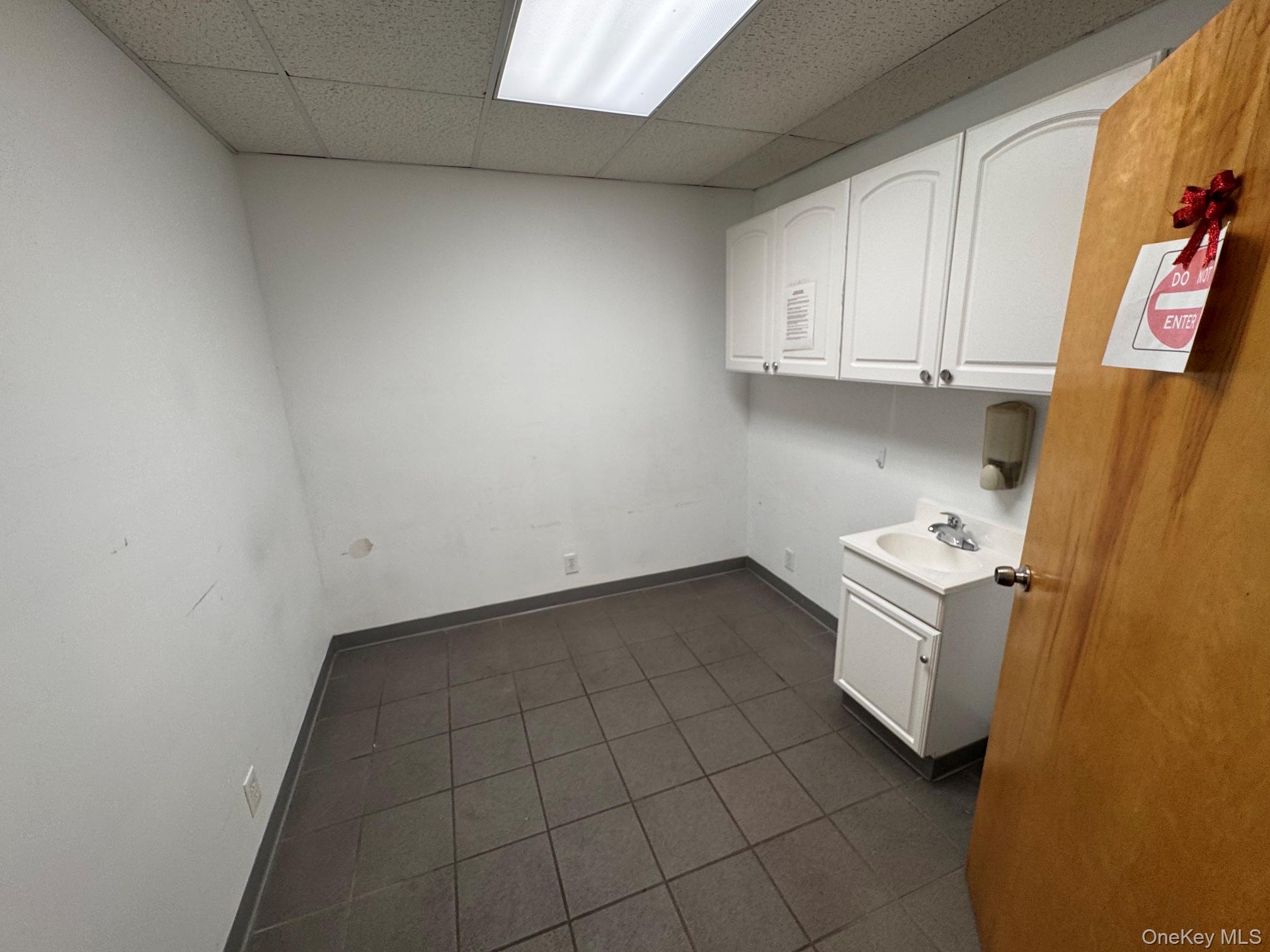 8620 Jamaica Avenue – For Rent photo 11