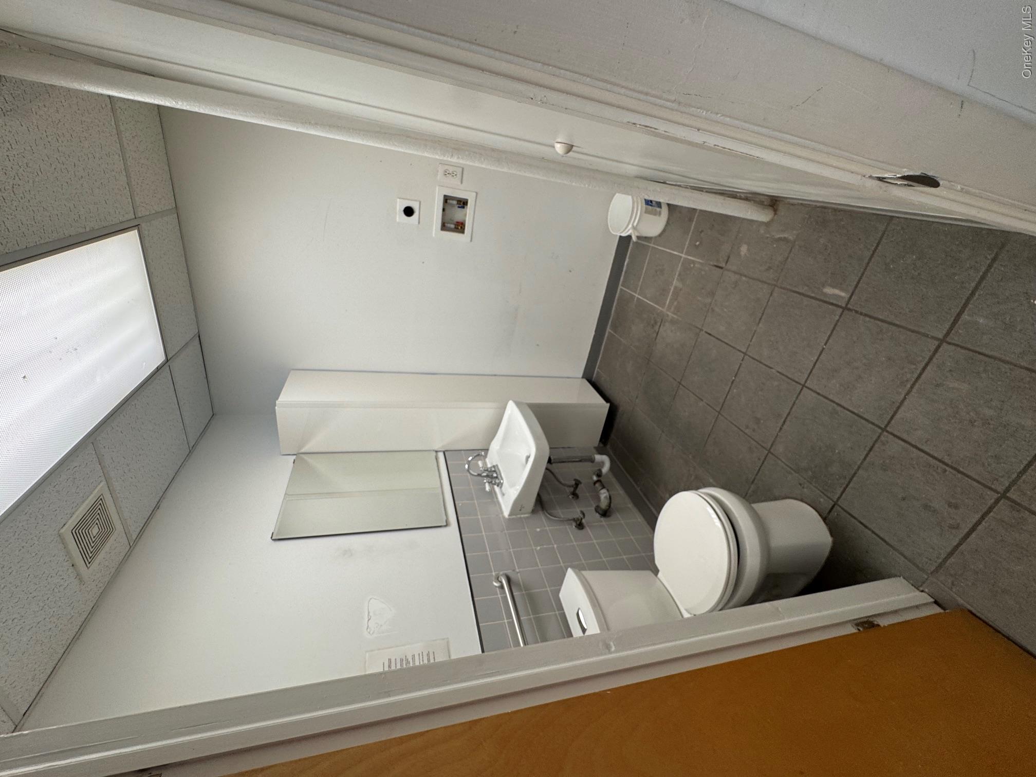 8620 Jamaica Avenue – For Rent photo 9