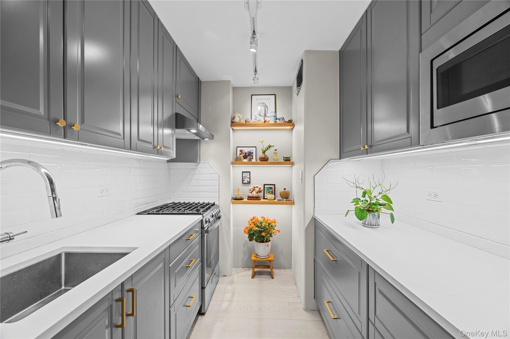 4140 Union Street, Unit 4M