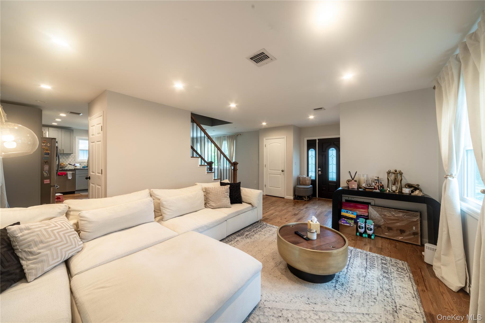 210 Abbott Avenue – For Sale photo 2