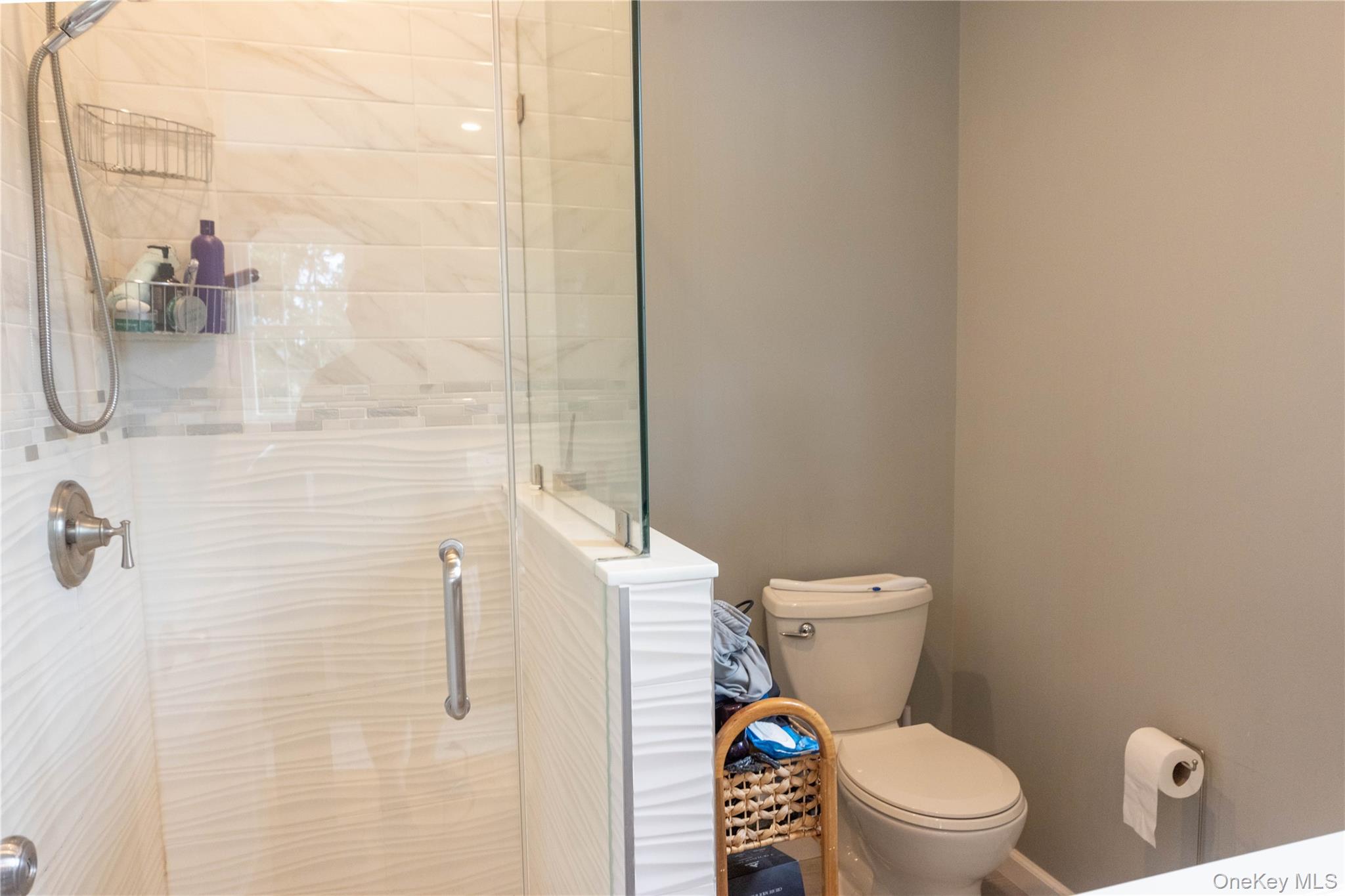 210 Abbott Avenue – For Sale photo 11