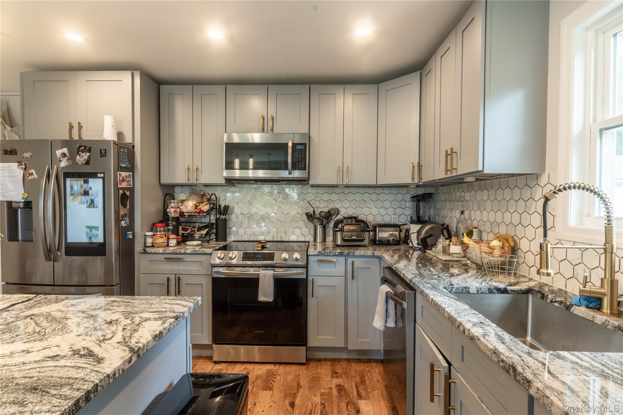 210 Abbott Avenue – For Sale photo 4