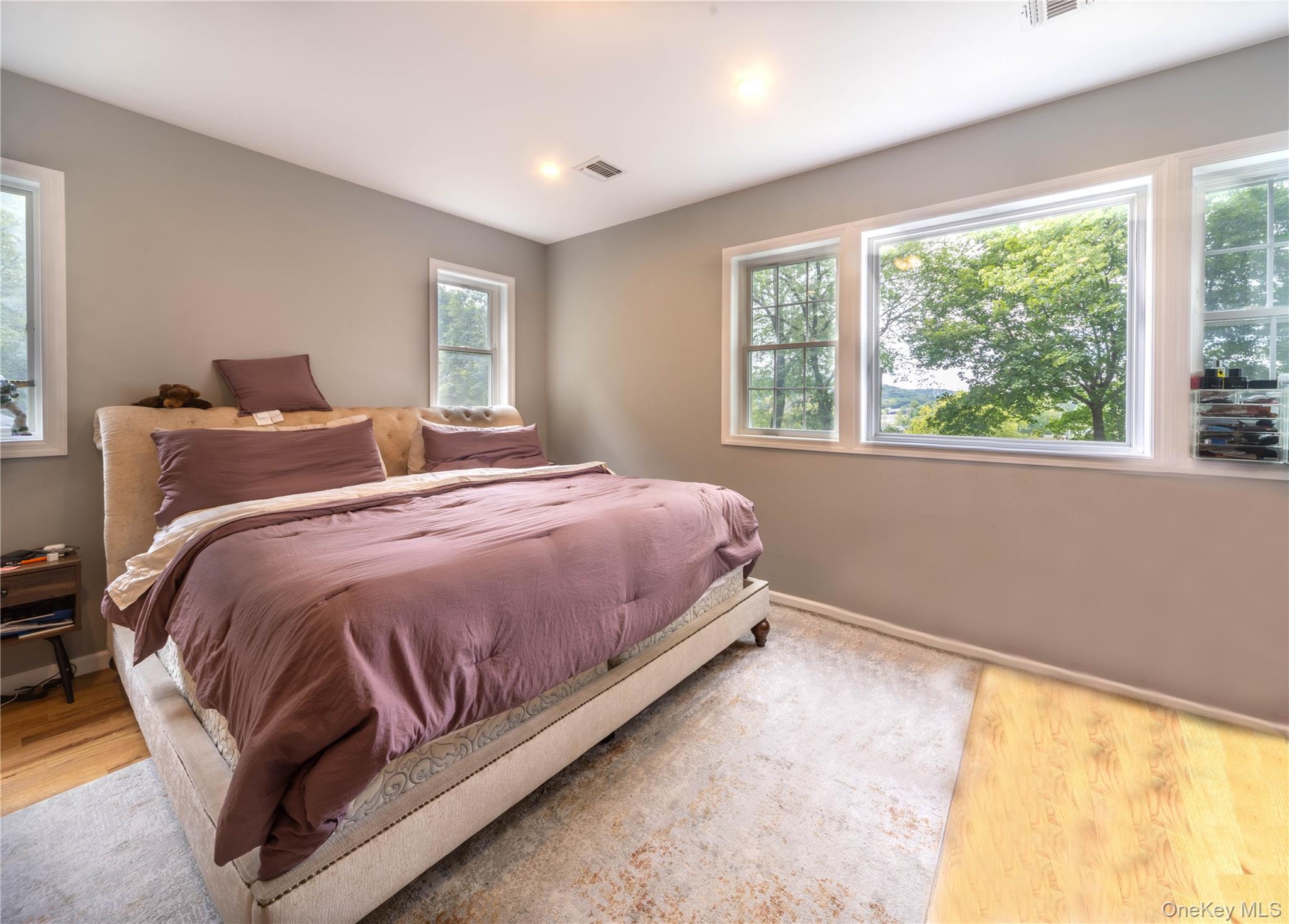 210 Abbott Avenue – For Sale photo 9