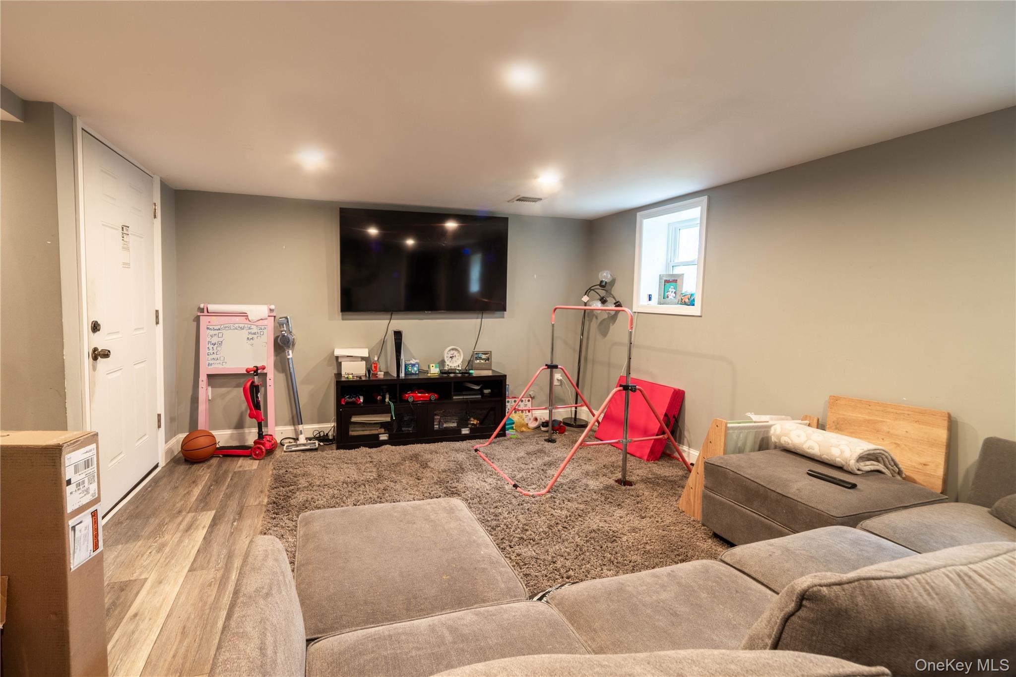 210 Abbott Avenue – For Sale photo 14