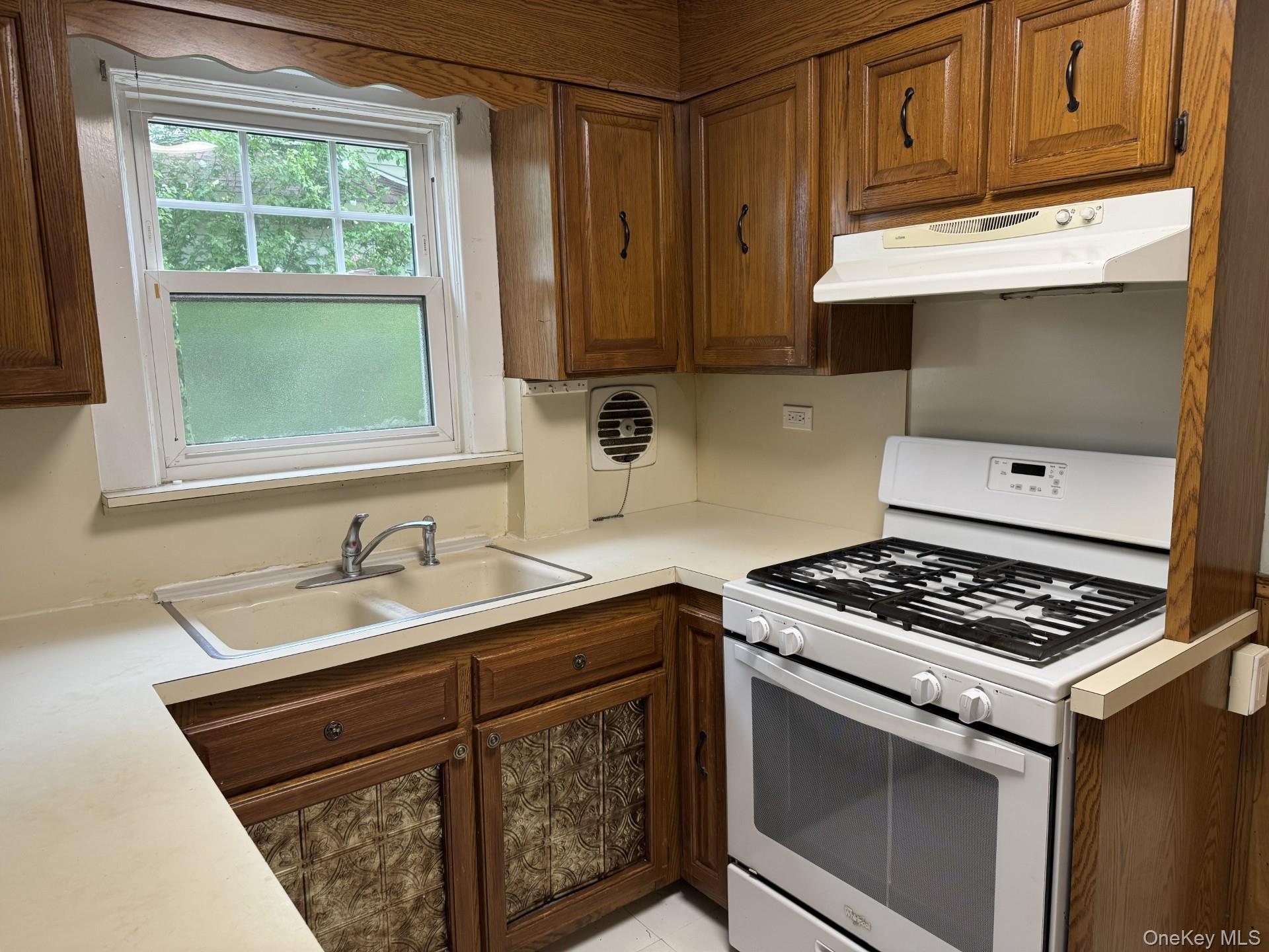 22 Irma Avenue – For Rent photo 11