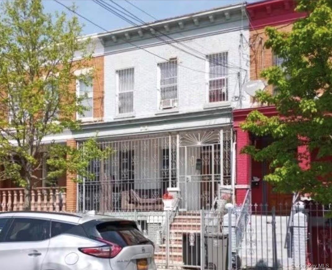 555 Pine Street, Unit 2nd Floor