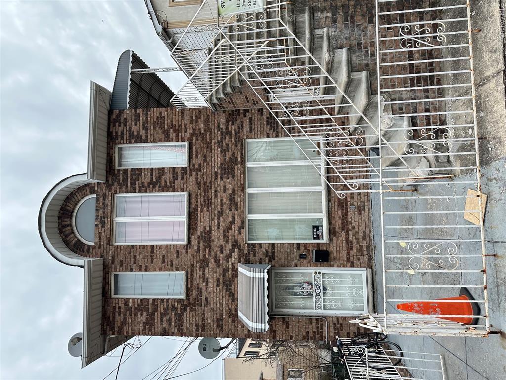 1013 E 82nd Street – For Sale
