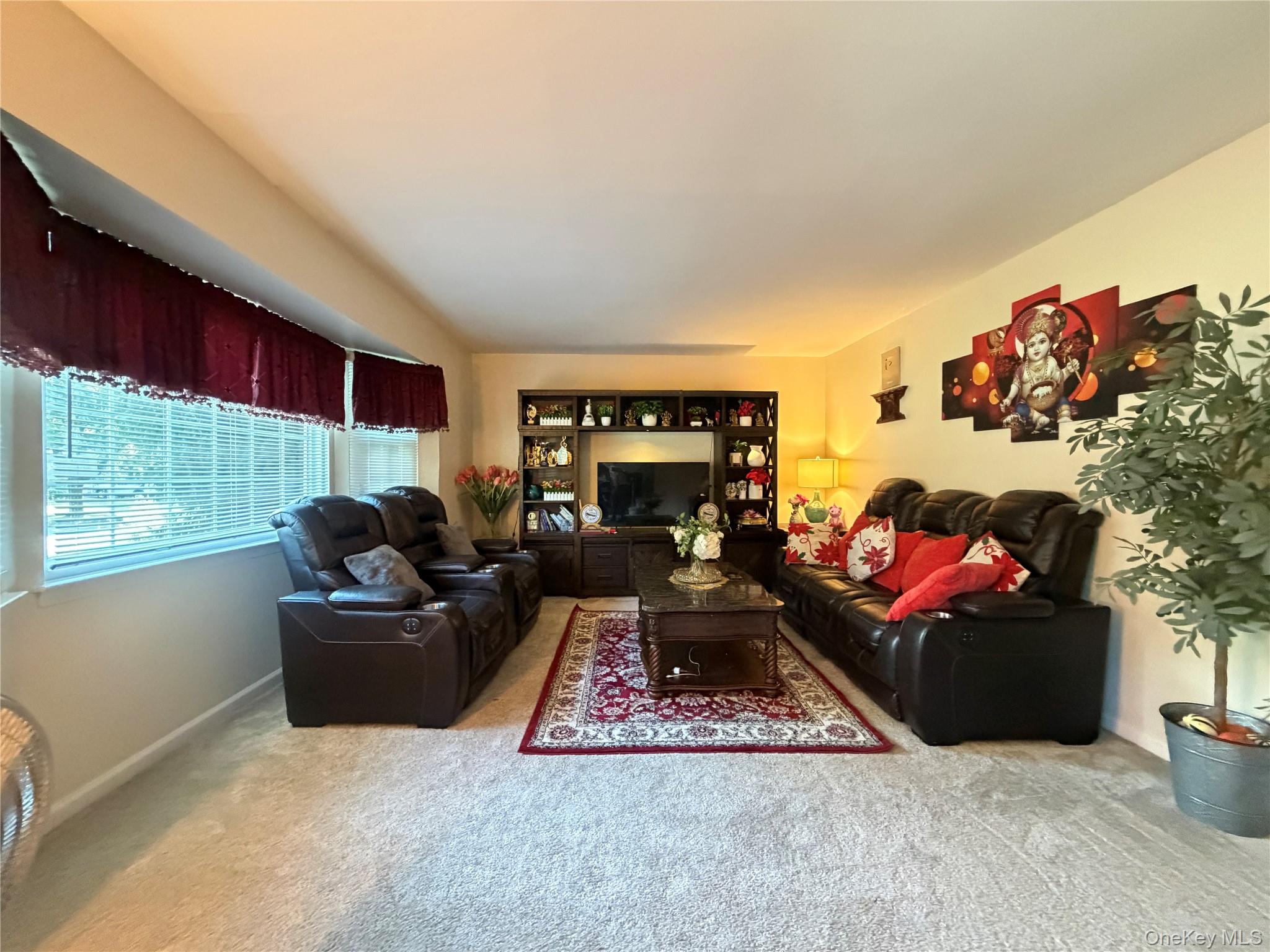 7 Estates Drive – For Sale photo 13
