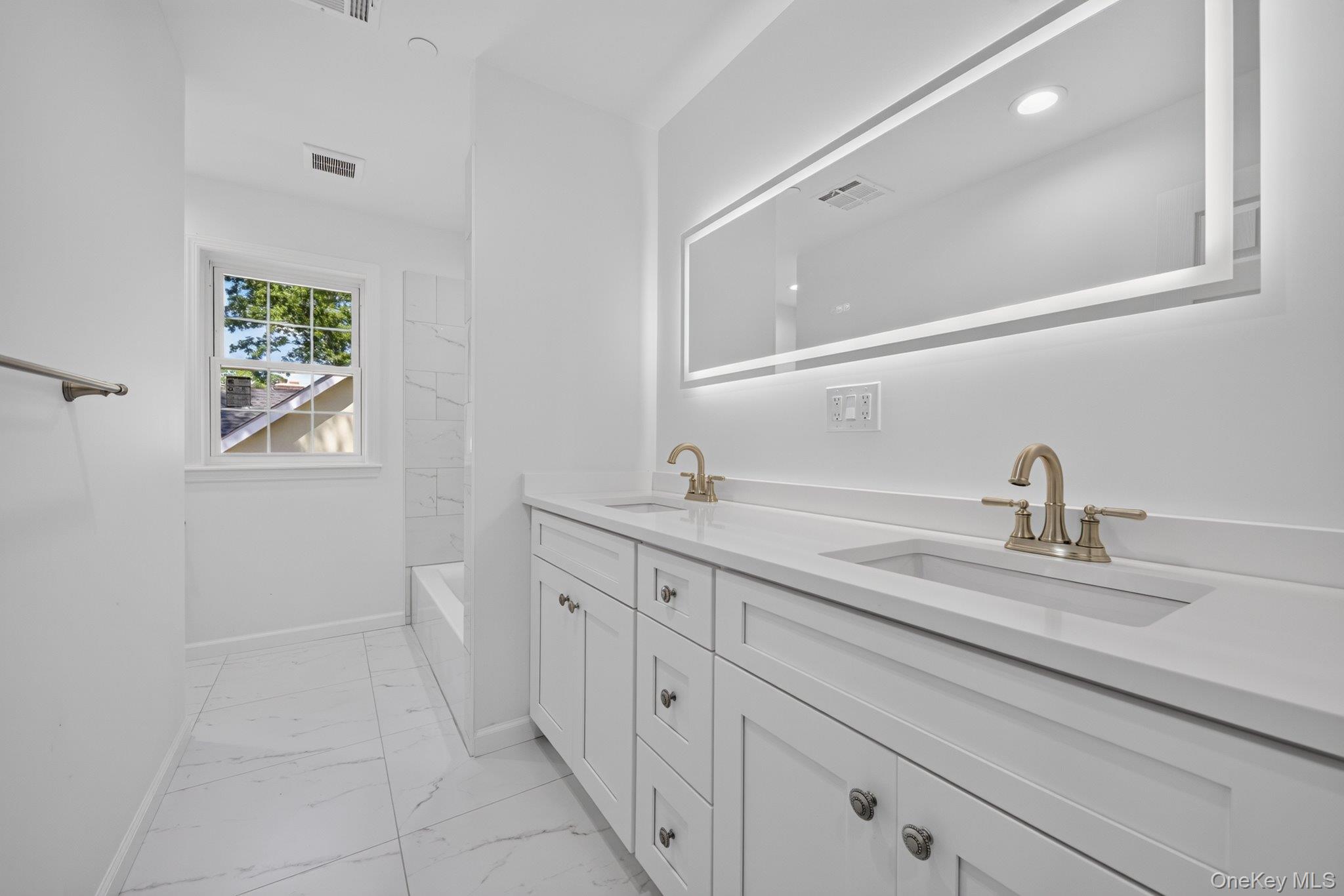 10 Beaver Landing – For Sale photo 16