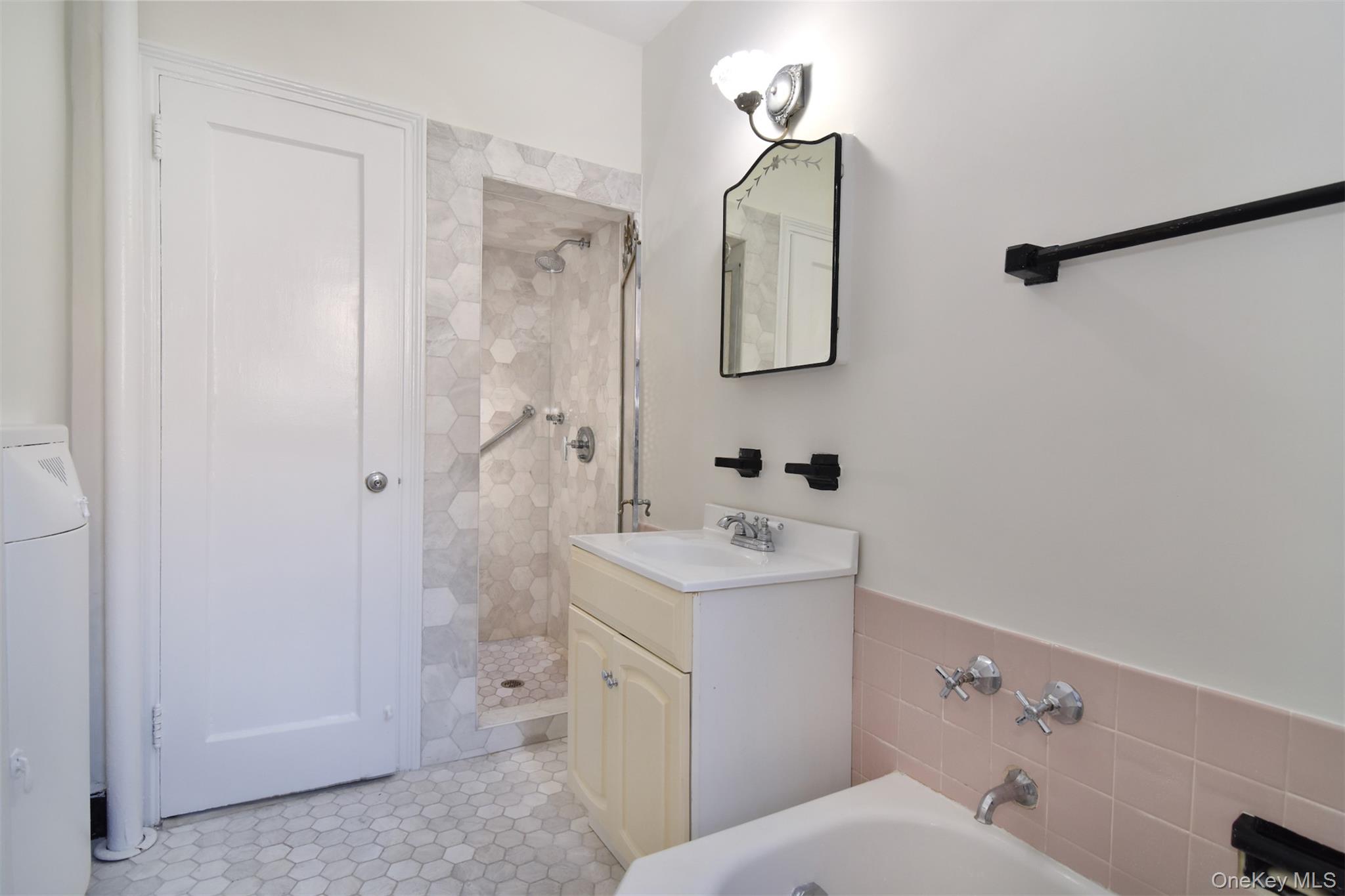 35 Parkview Avenue, Unit 3E photo 11