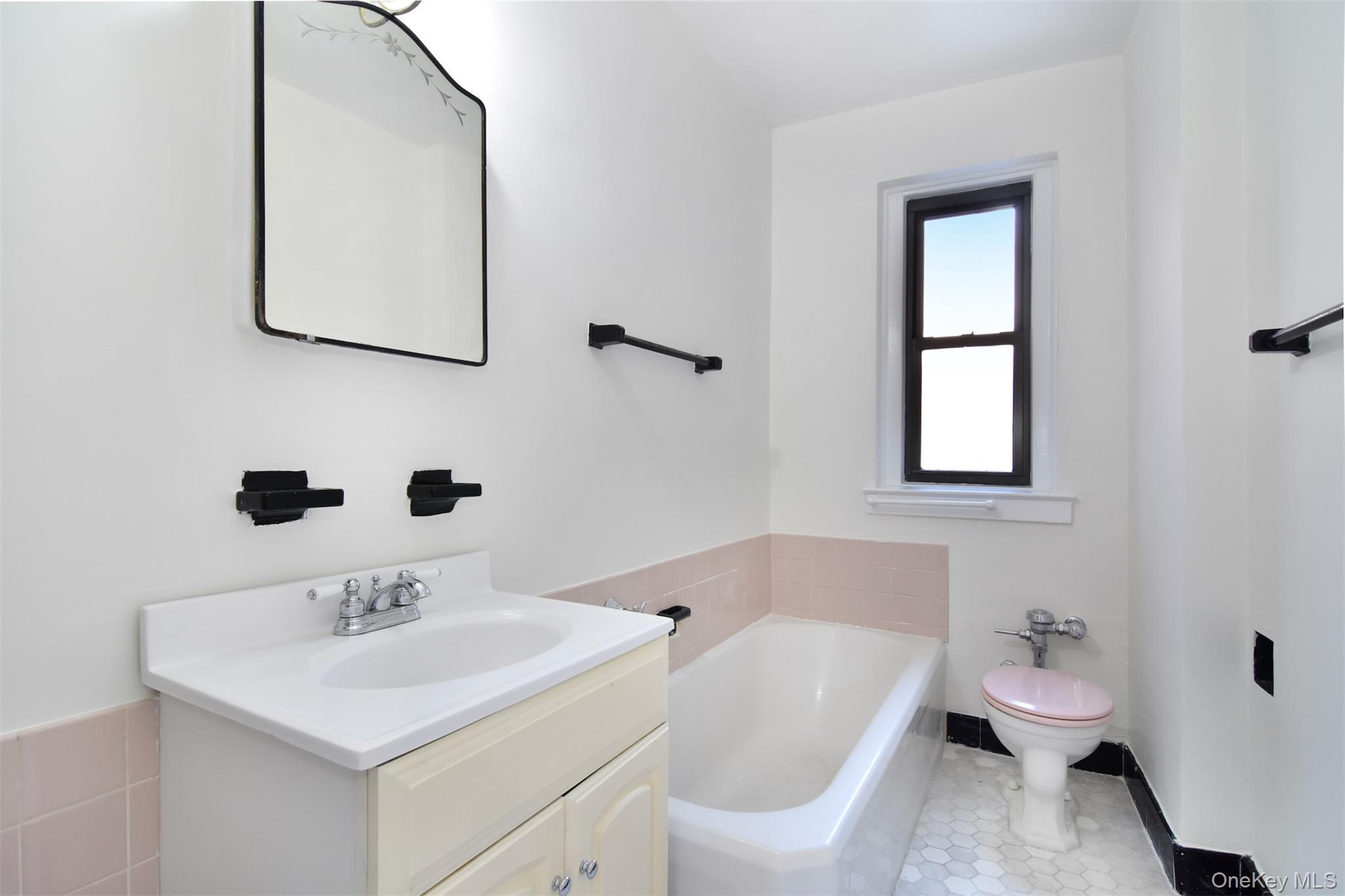 35 Parkview Avenue, Unit 3E photo 10