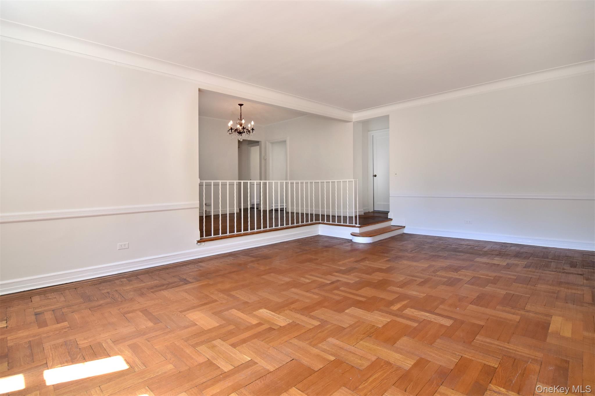 35 Parkview Avenue, Unit 3E photo 5