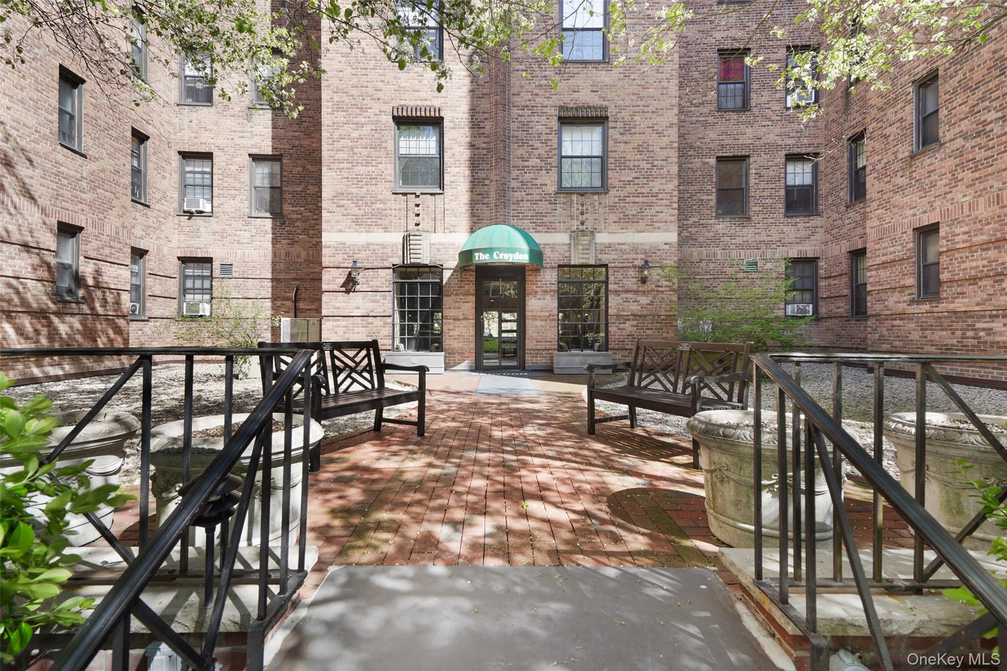 35 Parkview Avenue, Unit 3E photo 16