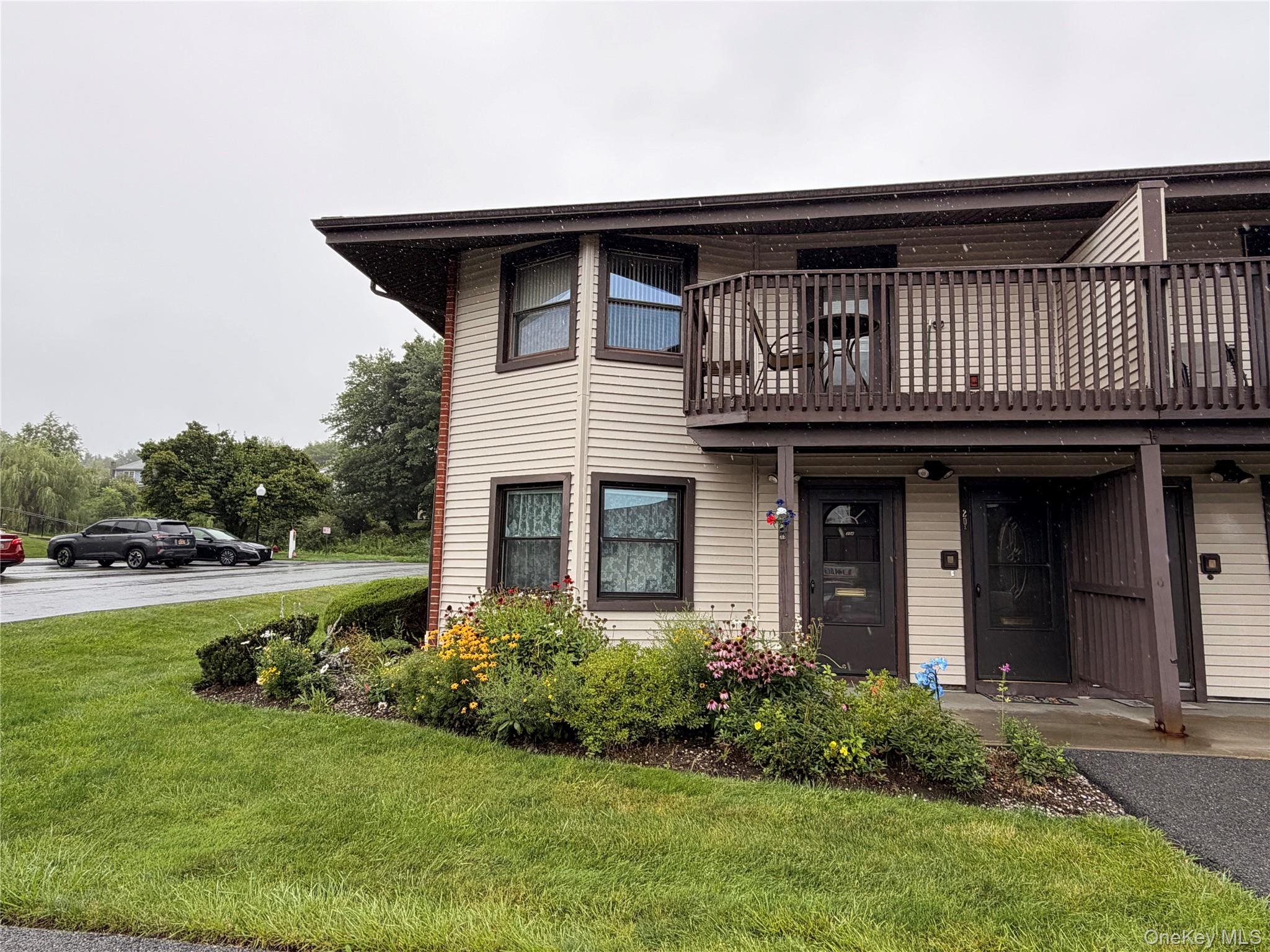 20A Hastings Court, Unit A photo 4
