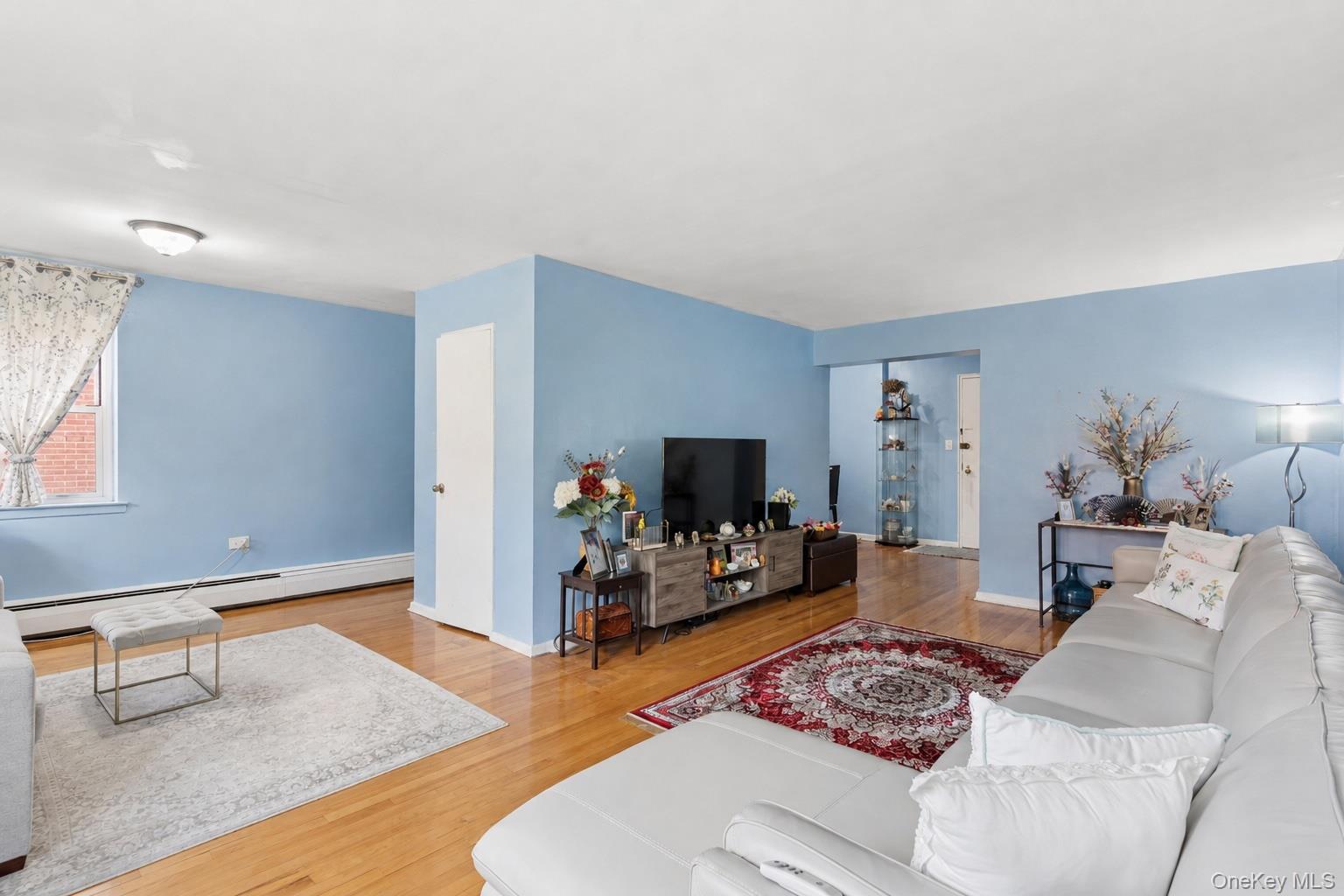 99-10 60th Avenue, Unit 5B photo 3