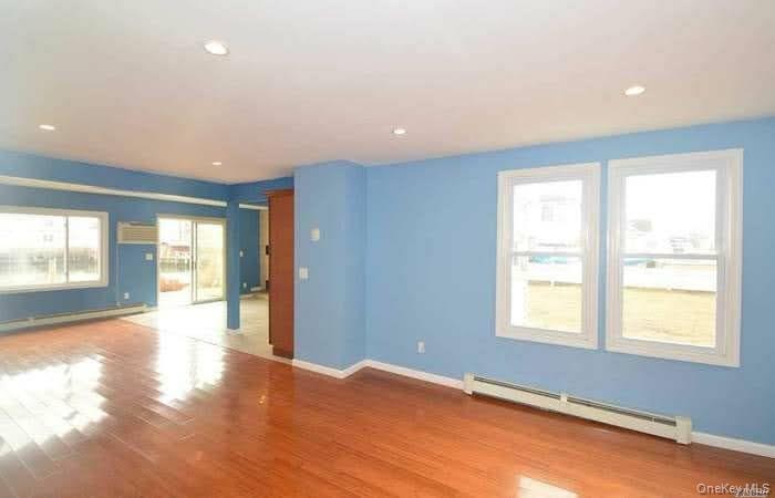 370 Clocks Boulevard – For Sale photo 12