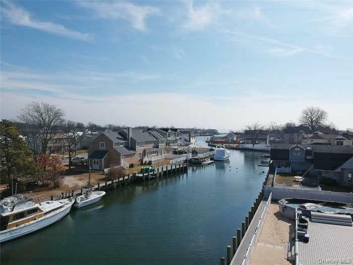 370 Clocks Boulevard – For Sale