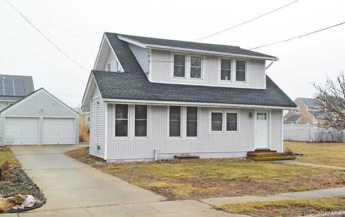 370 Clocks Boulevard – For Sale photo 7