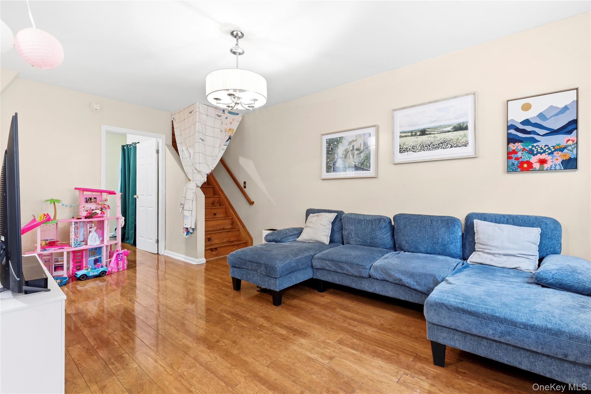 48 Crescent Street – For Sale photo 3