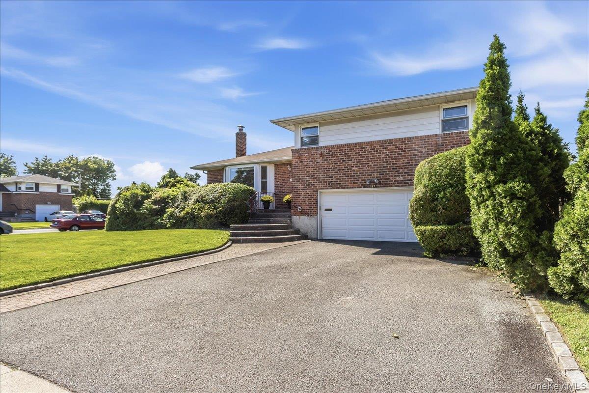 197 Stephen Street – For Sale photo 2